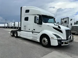 2019 VOLVO VNL760