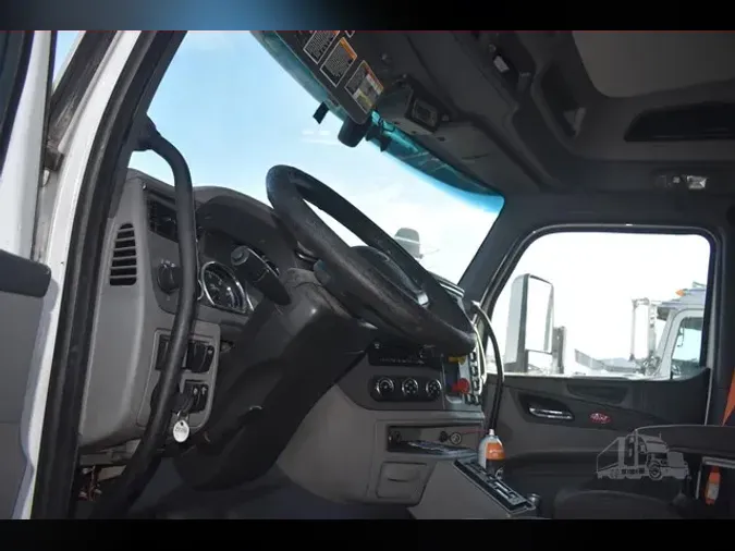 2017 PETERBILT 579