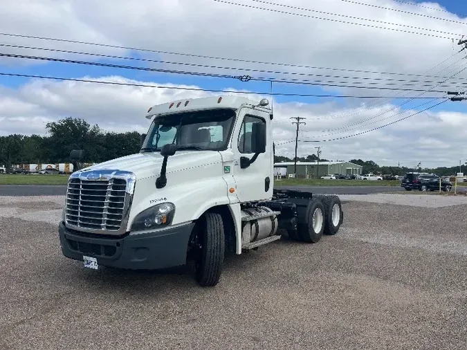 2017 Freightliner X12564ST