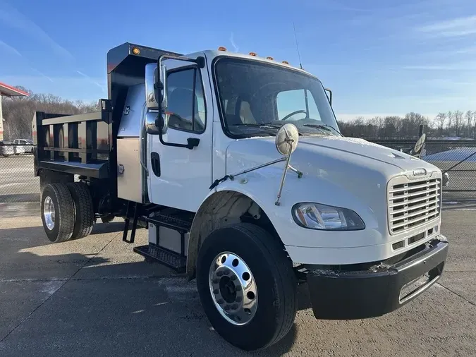 2015 Freightliner BUSINESS CLASS M2 106