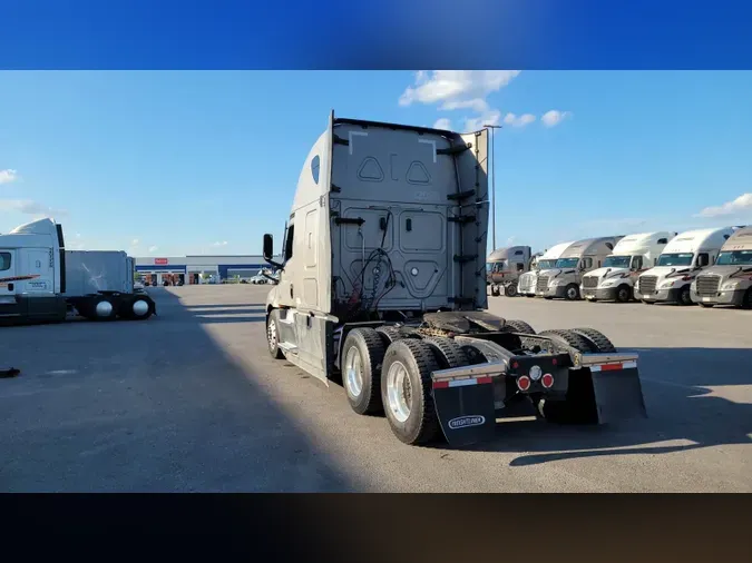 2024 Freightliner Cascadia 126