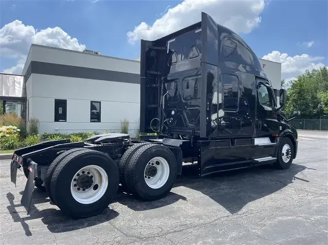 2022 FREIGHTLINER CA126