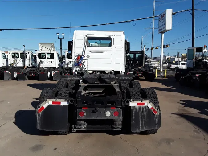 2017 VOLVO VNL64TRACTOR