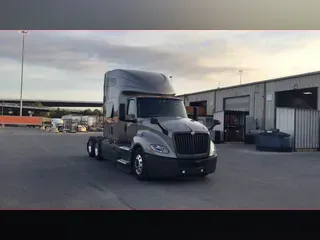2022 International LT