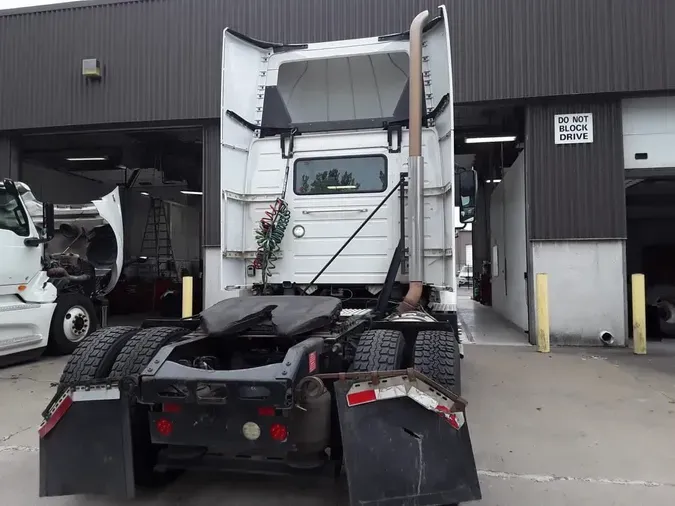 2019 VOLVO VNR42T 300