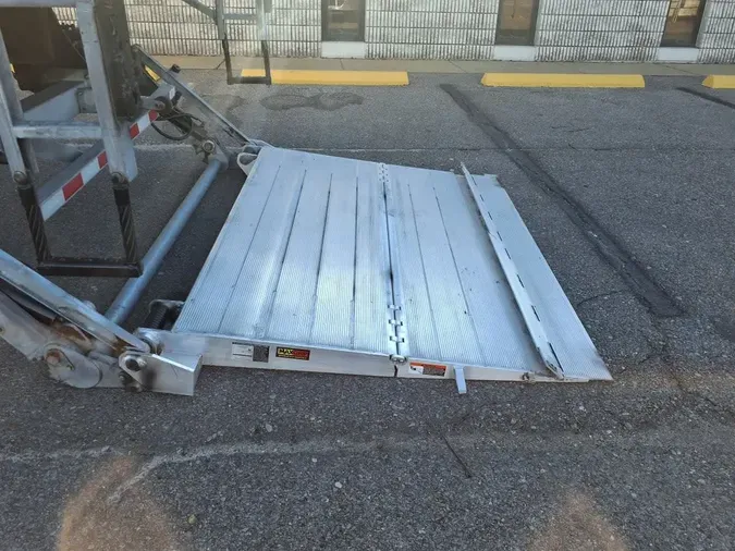 2019 FREIGHTLINER/MERCEDES M2 106f27cc410befd8b9146a113c560cc0aaf