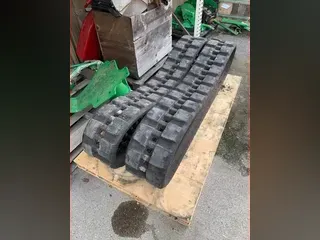 2021 John Deere 325G Tracks