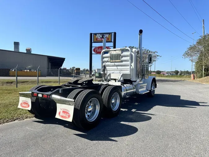 2022 Peterbilt 389