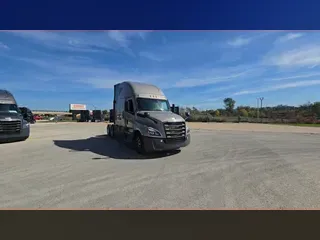 2023 Freightliner Cascadia 126