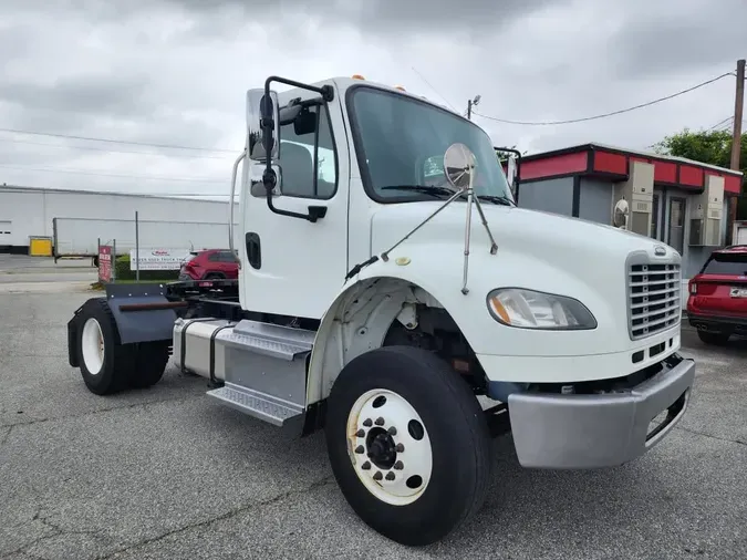 2016 FREIGHTLINER M2 106
