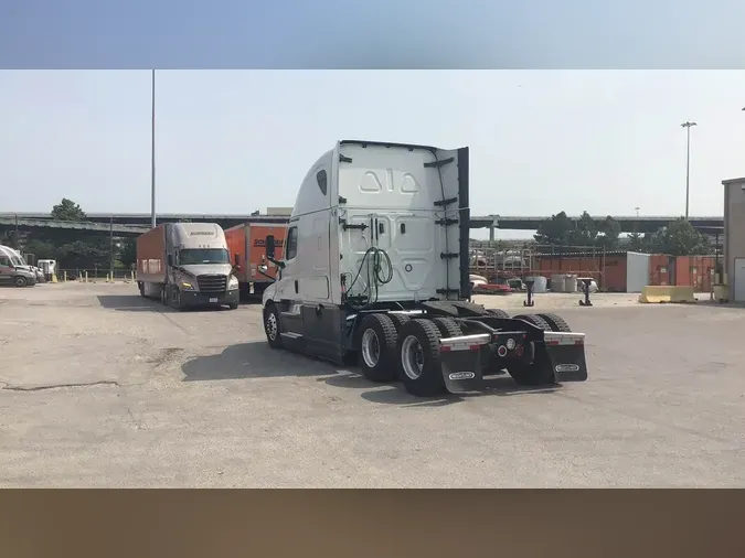 2024 Freightliner Cascadia 126