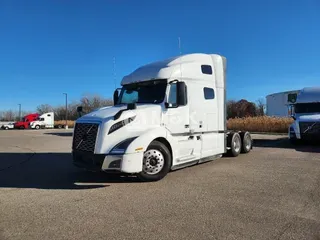 2022 VOLVO VNL64T760