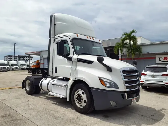 2020 FREIGHTLINER/MERCEDES NEW CASCADIA 126f28a71f14fbb0cae02975a439f4c252b