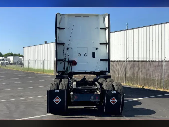 2022 INT LT625 6x4