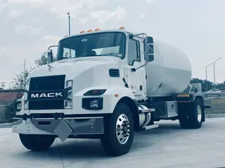 2025 MACK MD74