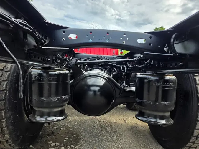 2018 FREIGHTLINER M2 106