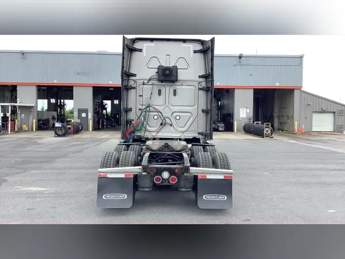 2023 Freightliner Cascadia 126