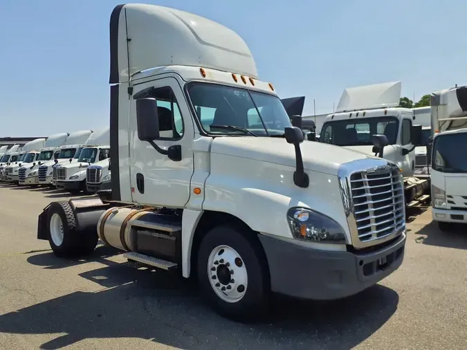 2018 FREIGHTLINER/MERCEDES CASCADIA 125