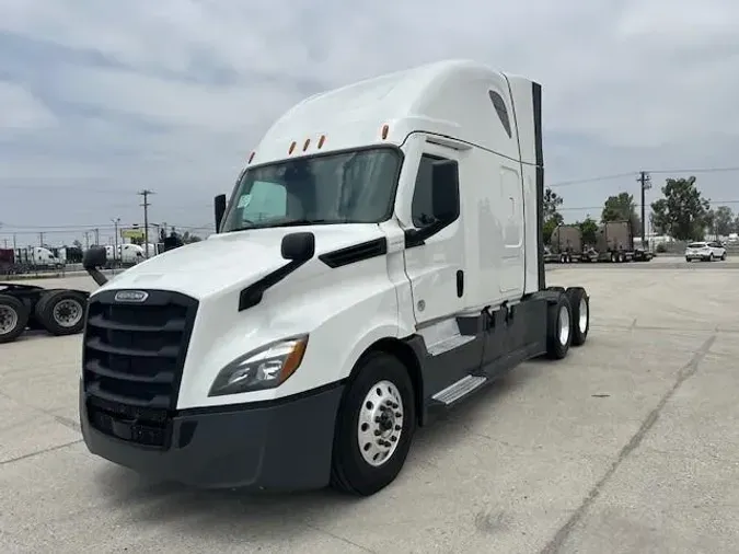 2020 Freightliner Cascadia