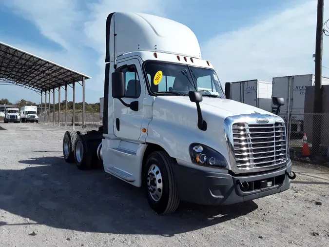 2018 FREIGHTLINER/MERCEDES CASCADIA 125