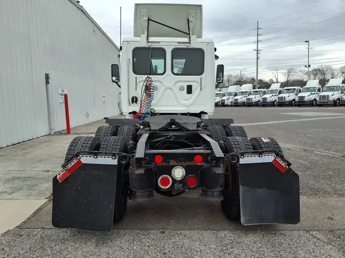 2015 FREIGHTLINER/MERCEDES CASCADIA 125