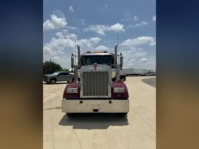 2023 KENWORTH W900L