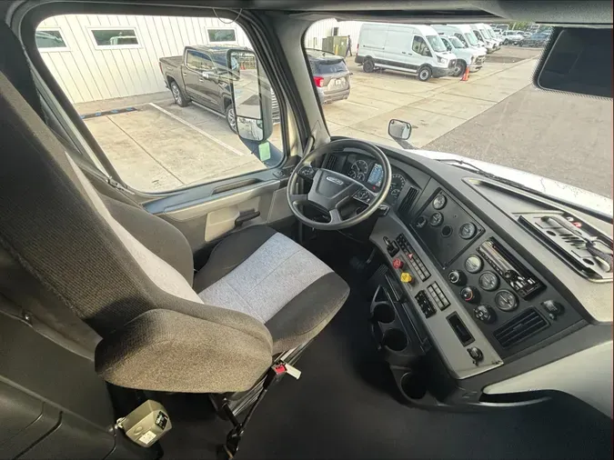 2021 Freightliner Cascadia 126f29abd3c5300cf29ec42c0afd6511e0f