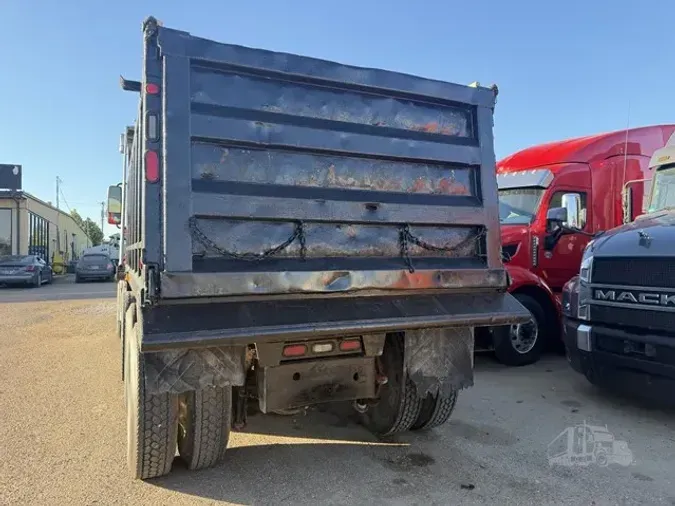 2011 VOLVO VHD64B200