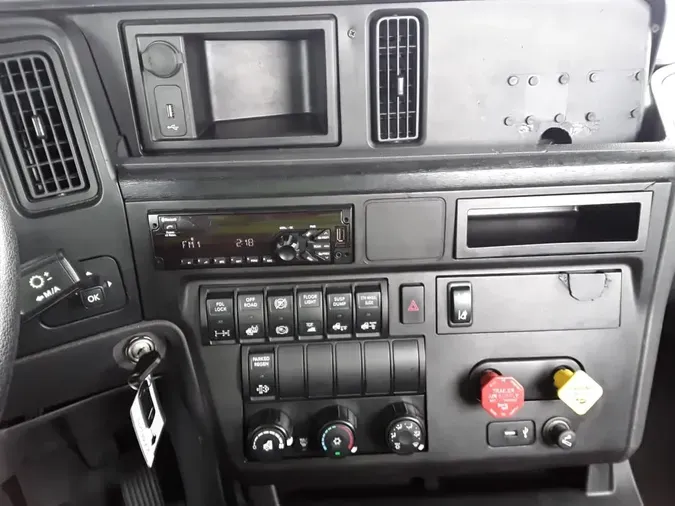 2020 NAVISTAR INTERNATIONAL LT625 DAYCAB T/Af29ca55eedd482c6176feee25b2b365c