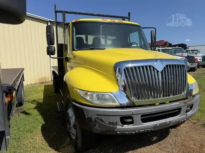 2004 INTERNATIONAL DURASTAR 4300