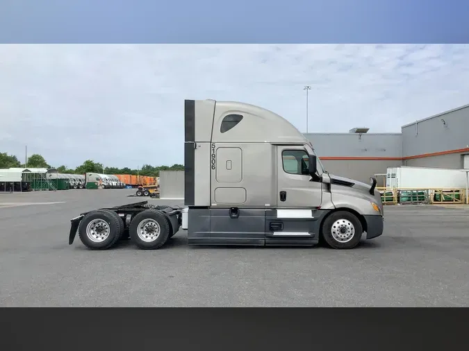 2021 Freightliner Cascadia