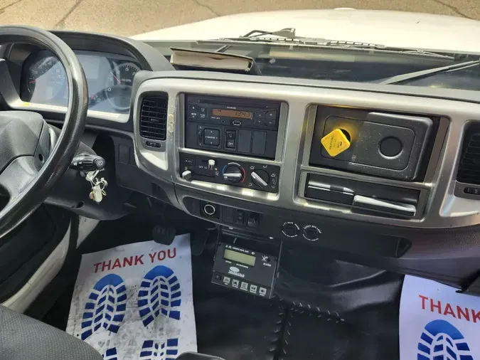 2015 HINO 268
