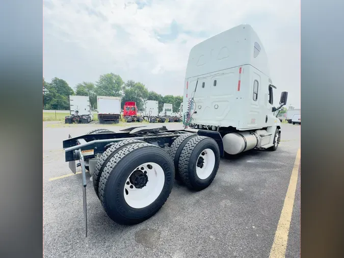 2019 FREIGHTLINER/MERCEDES CASCADIA 125