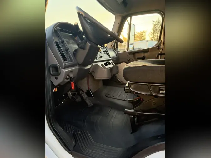 2016 FREIGHTLINER/MERCEDES M2 106f2a7a7d948d31cf714e55aca81ecc36c