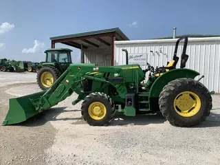 2016 John Deere 5100E