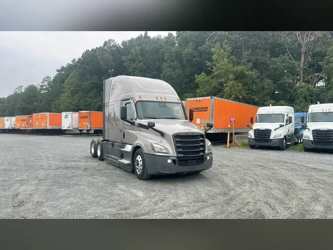 2023 Freightliner Cascadia 126f2a8ff128a2cb1205c6ddc7547c637cd