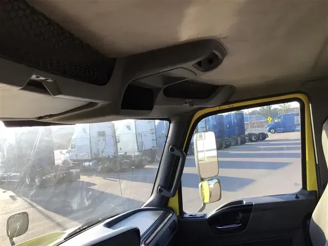2018 INTERNATIONAL RH613
