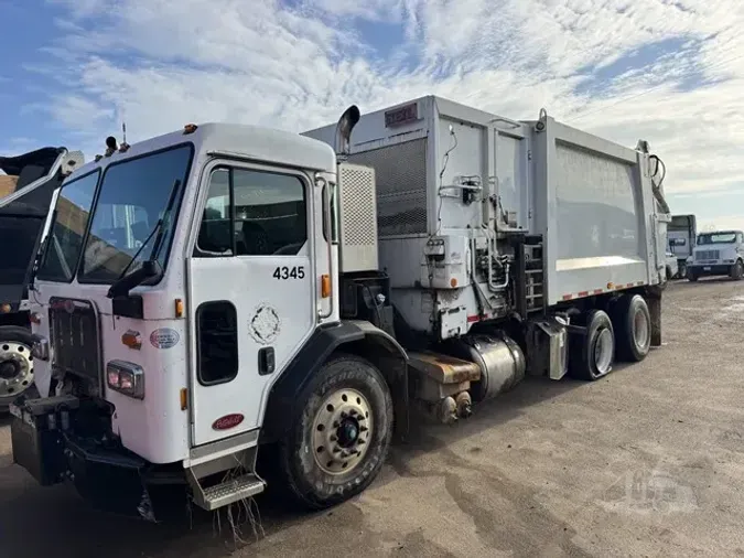 2015 PETERBILT 320f2ae3f37e10b2a8fa8e47788186fd210