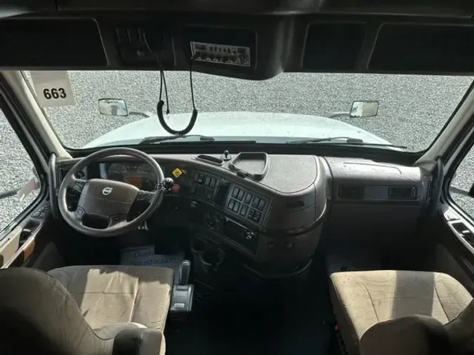 2016 Volvo VNL64T780