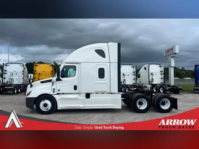 2022 FREIGHTLINER CA126