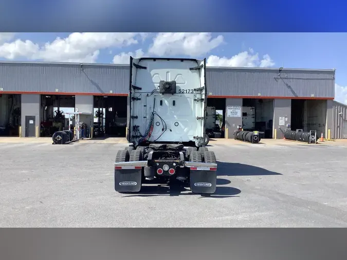 2022 Freightliner Cascadia 126