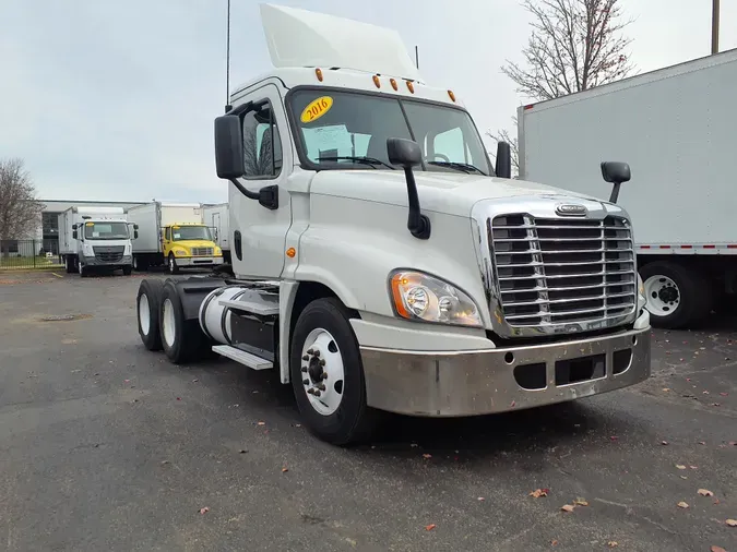 2016 FREIGHTLINER/MERCEDES CASCADIA 125