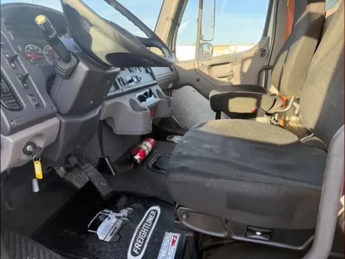 2020 FREIGHTLINER/MERCEDES M2 106