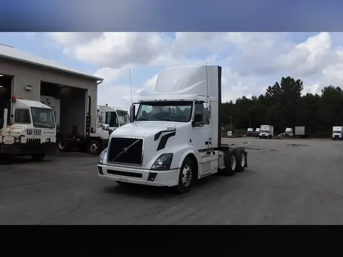 2017 Volvo VNL300