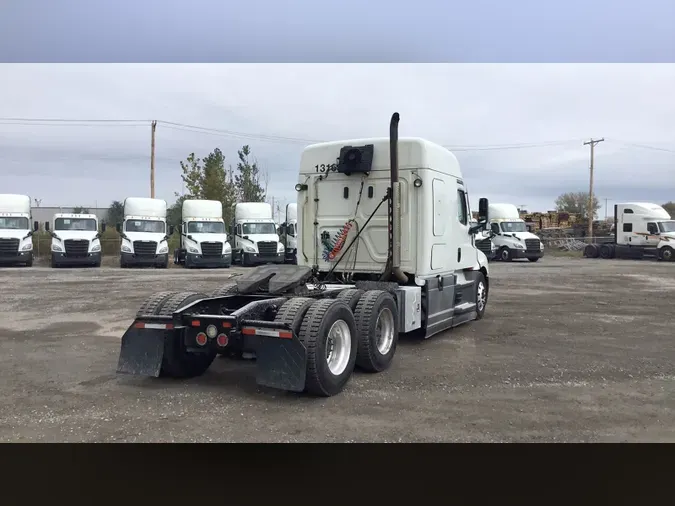 2021 Freightliner Cascadia 126