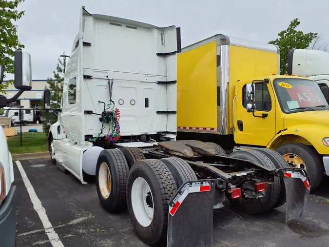 2020 NAVISTAR INTERNATIONAL LT625 SLPR CAB