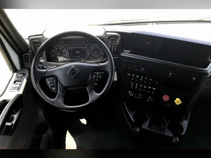 2022 INT LT625 6x4