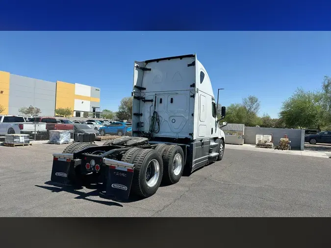 2024 Freightliner Cascadia 126