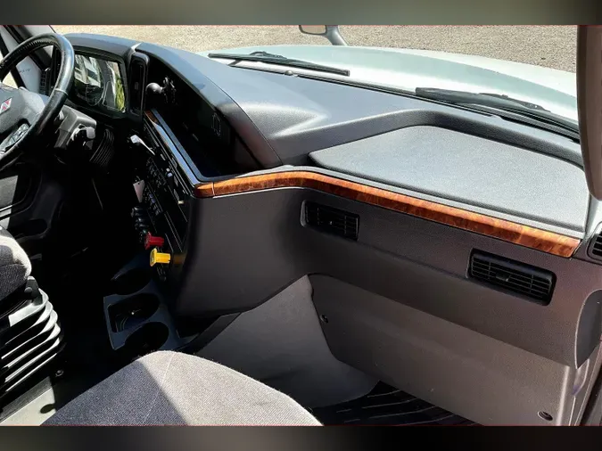 2021 INT LT625 6x4