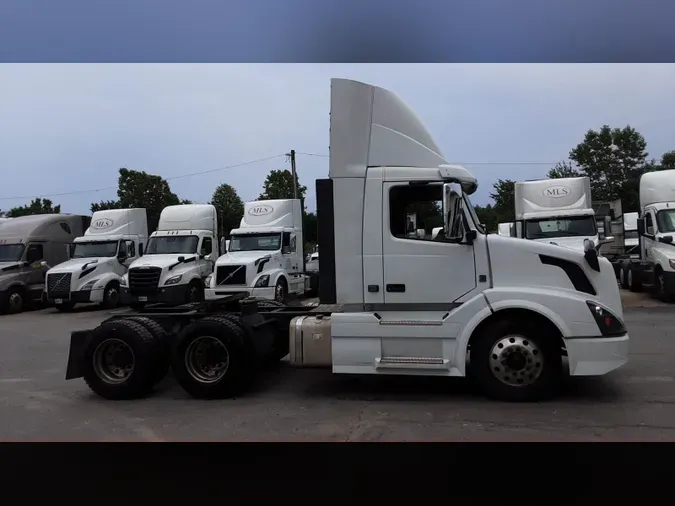 2018 Volvo VNL300